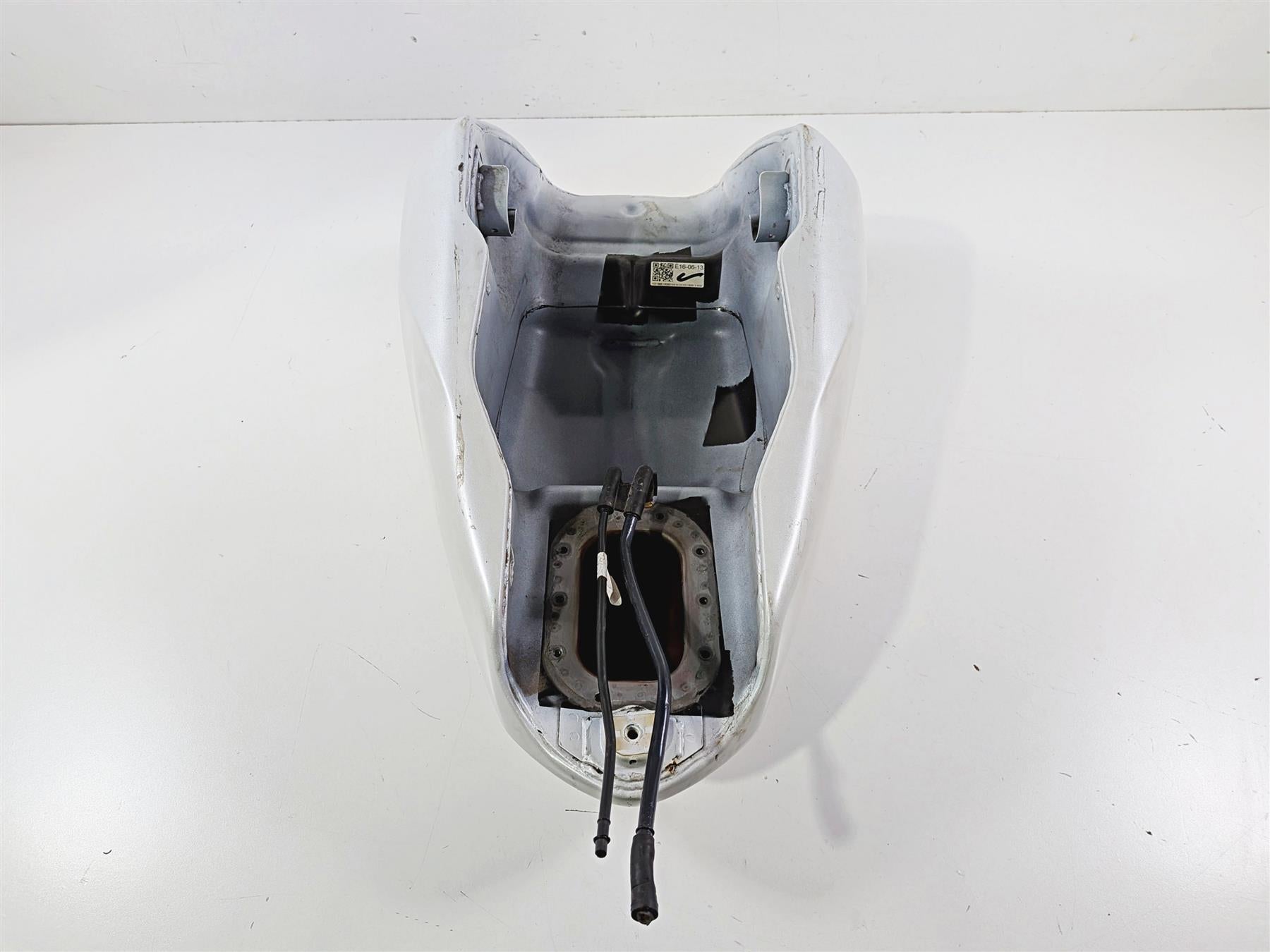 2017 Victory Octane 1200 Fuel Gas Petrol Tank - Dent 1021999 {{ shop.shopifyCountryName }} - Mototech271