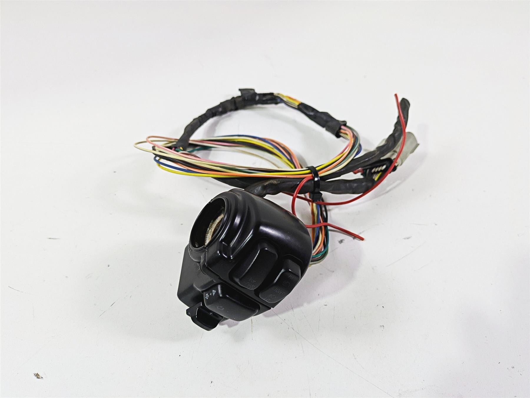 2011 Harley Touring FLHTCUSE CVO E-Glide Left Hand Control Switch 71685-06A | Mototech271