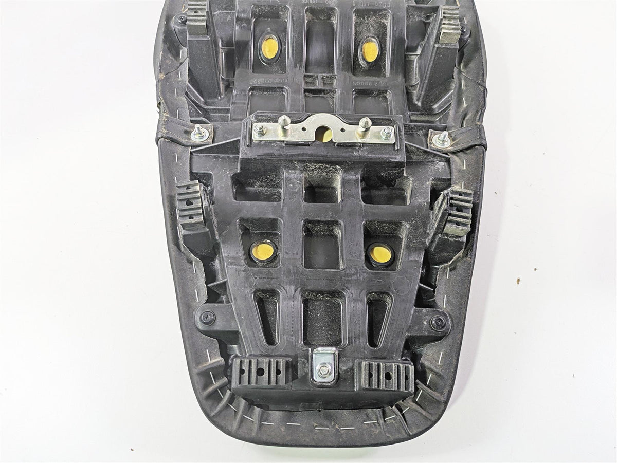 2023 Kawasaki ZX1400 ZX14R Ninja Seat Saddle - Small Tear 53066-0433 {{ shop.shopifyCountryName }} - Mototech271