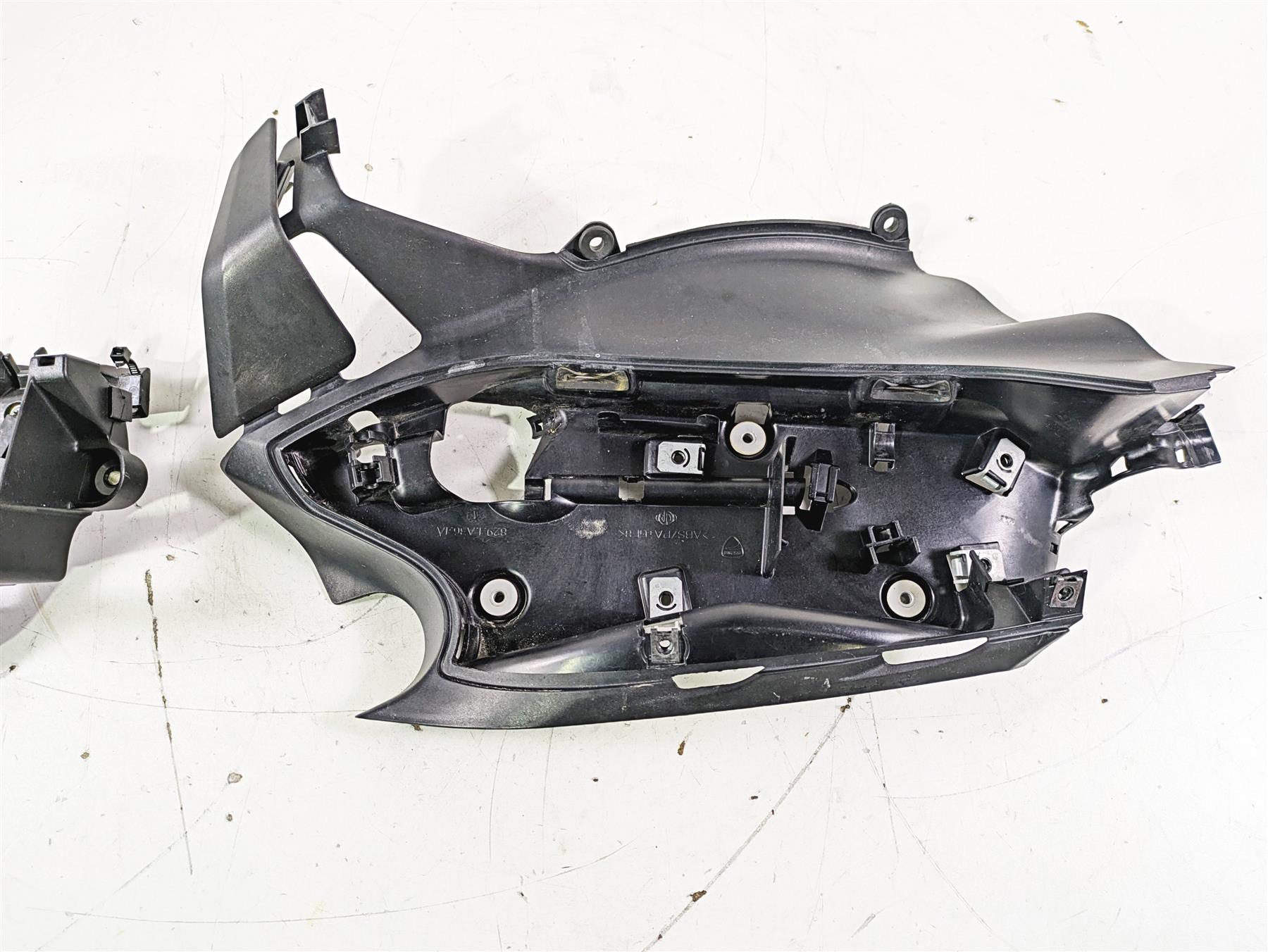2015 Ducati Panigale 1299 S Cdi & Battery Holder Set 8291A361A 8291A541B {{ shop.shopifyCountryName }} - Mototech271