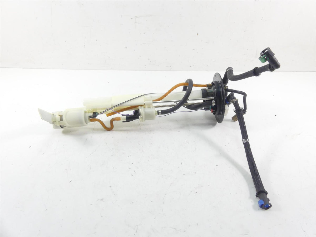 2012 Harley VRSCF Muscle Rod Fuel Gas Petrol Pump - Tested 75310-07 {{ shop.shopifyCountryName }} - Mototech271