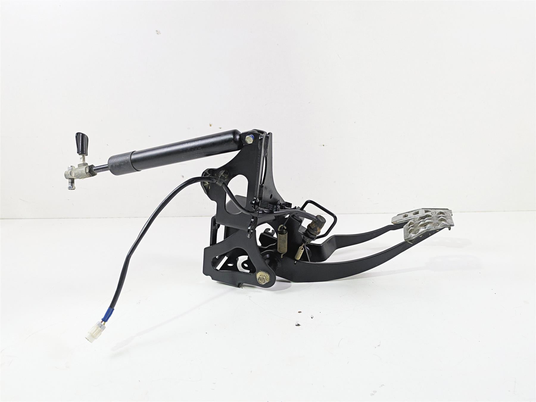 2020 Yamaha YXZ1000 R SS XTR Foot Pedal & Mount Set B57-F2548-01-00 {{ shop.shopifyCountryName }} - Mototech271