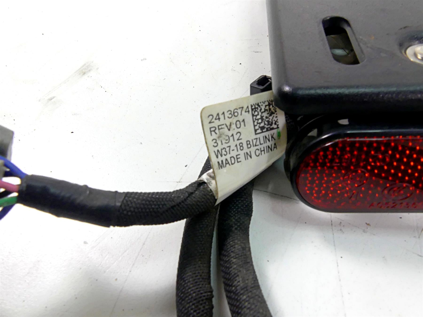 2019 Indian Chieftain Classic Rear Taillight Blinker Plate Holder Set 2412442 {{ shop.shopifyCountryName }} - Mototech271