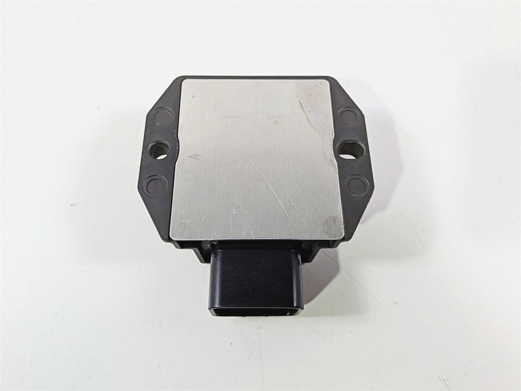 2024 Yamaha YZF R1 RN65 Rectifier Voltage Regulator FH022BA 2CR-81960-00-00 {{ shop.shopifyCountryName }} - Mototech271