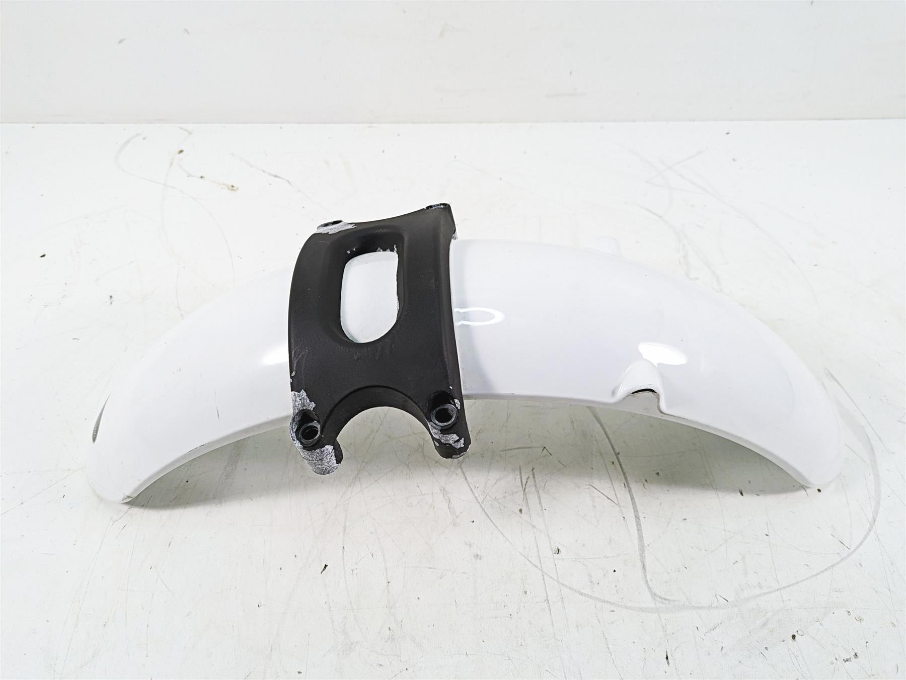 2013 Moto Guzzi V7 750 Stone White Front Fender & Bracket GU32434460 {{ shop.shopifyCountryName }} - Mototech271