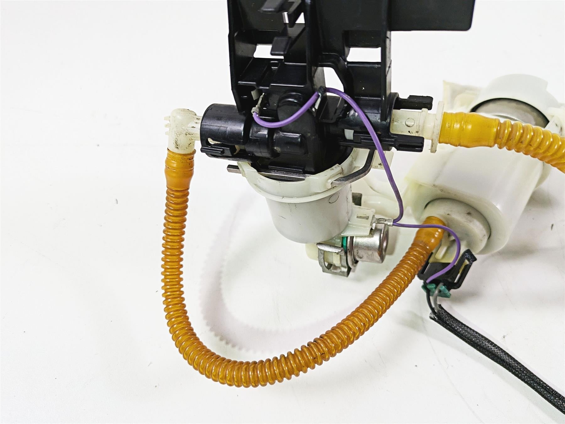 2016 Harley FXDL Dyna Low Rider Fuel Gas Petrol Pump - Tested 75246-04A {{ shop.shopifyCountryName }} - Mototech271
