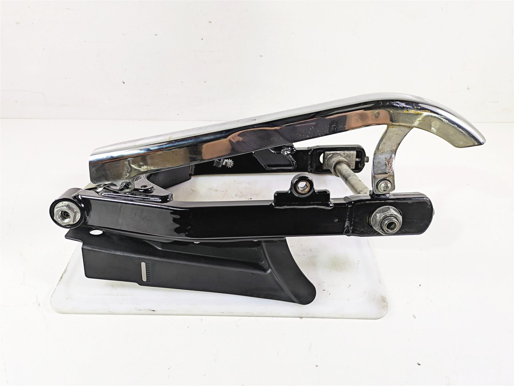 2015 Harley FXDF Dyna Fat Bob Rear Swingarm & Belt Guards 47820-10 {{ shop.shopifyCountryName }} - Mototech271