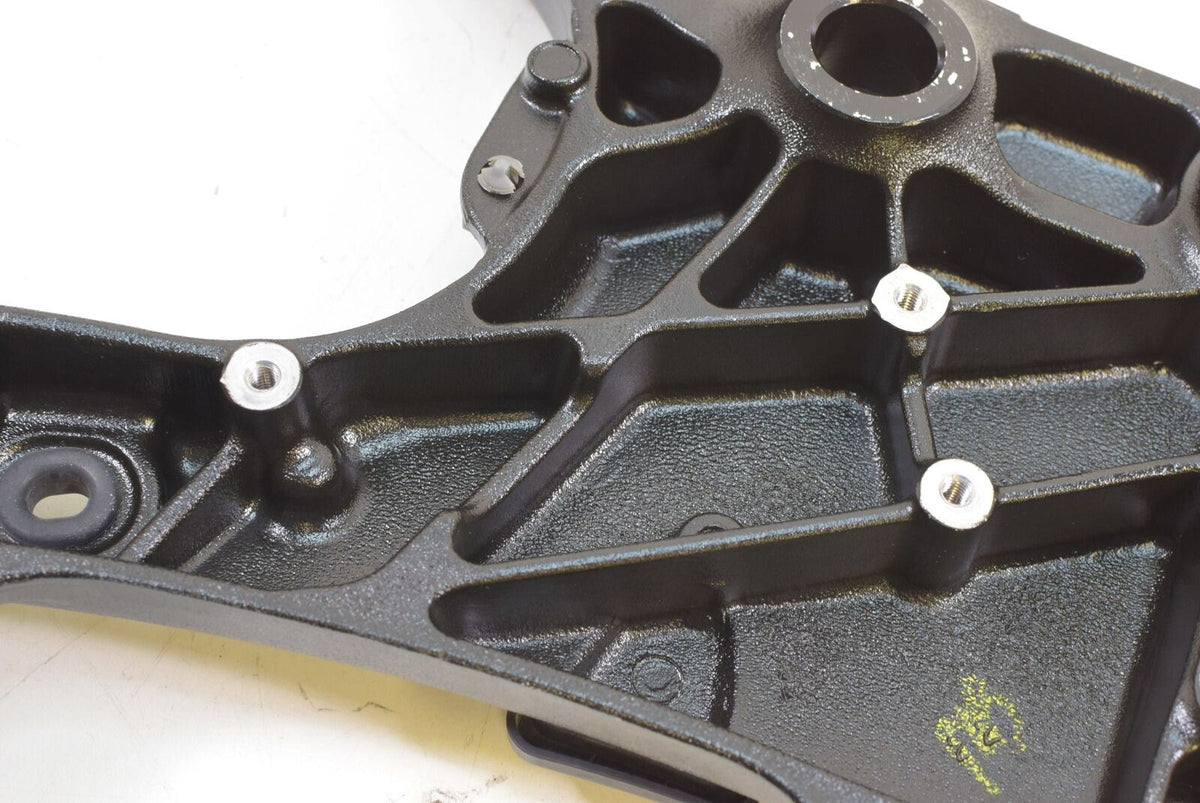 2018 Indian Chieftain Limited Left Frame Mount Bracket Plate Wall 5138128 {{ shop.shopifyCountryName }} - Mototech271