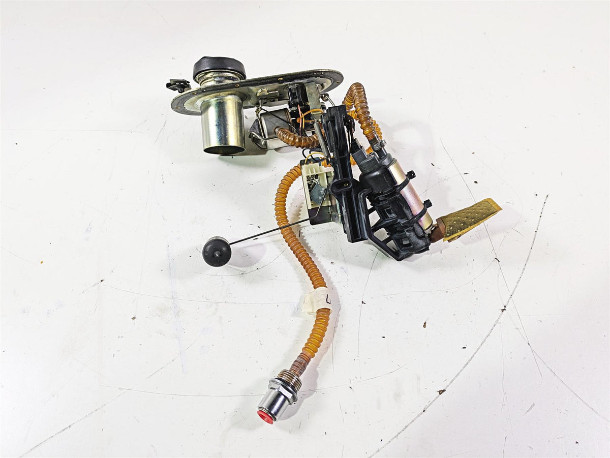 2007 Harley Touring FLHTCU SE CVO E-Glide Fuel Gas Petrol Pump 62897-01B {{ shop.shopifyCountryName }} - Mototech271