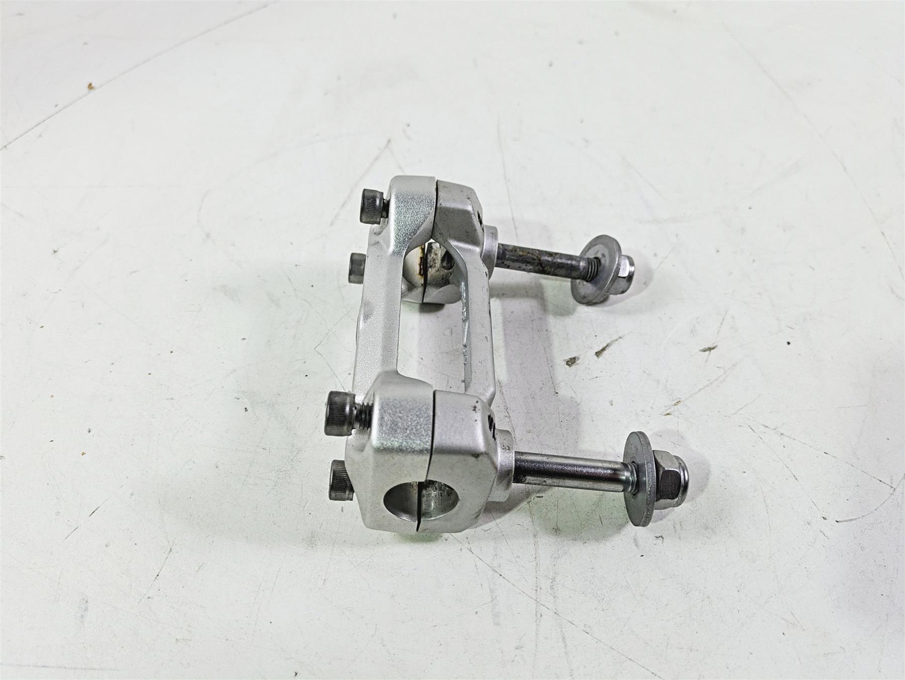 2023 BMW G310R K03 Handlebar Riser Holder Clamp Set 32718554120 {{ shop.shopifyCountryName }} - Mototech271