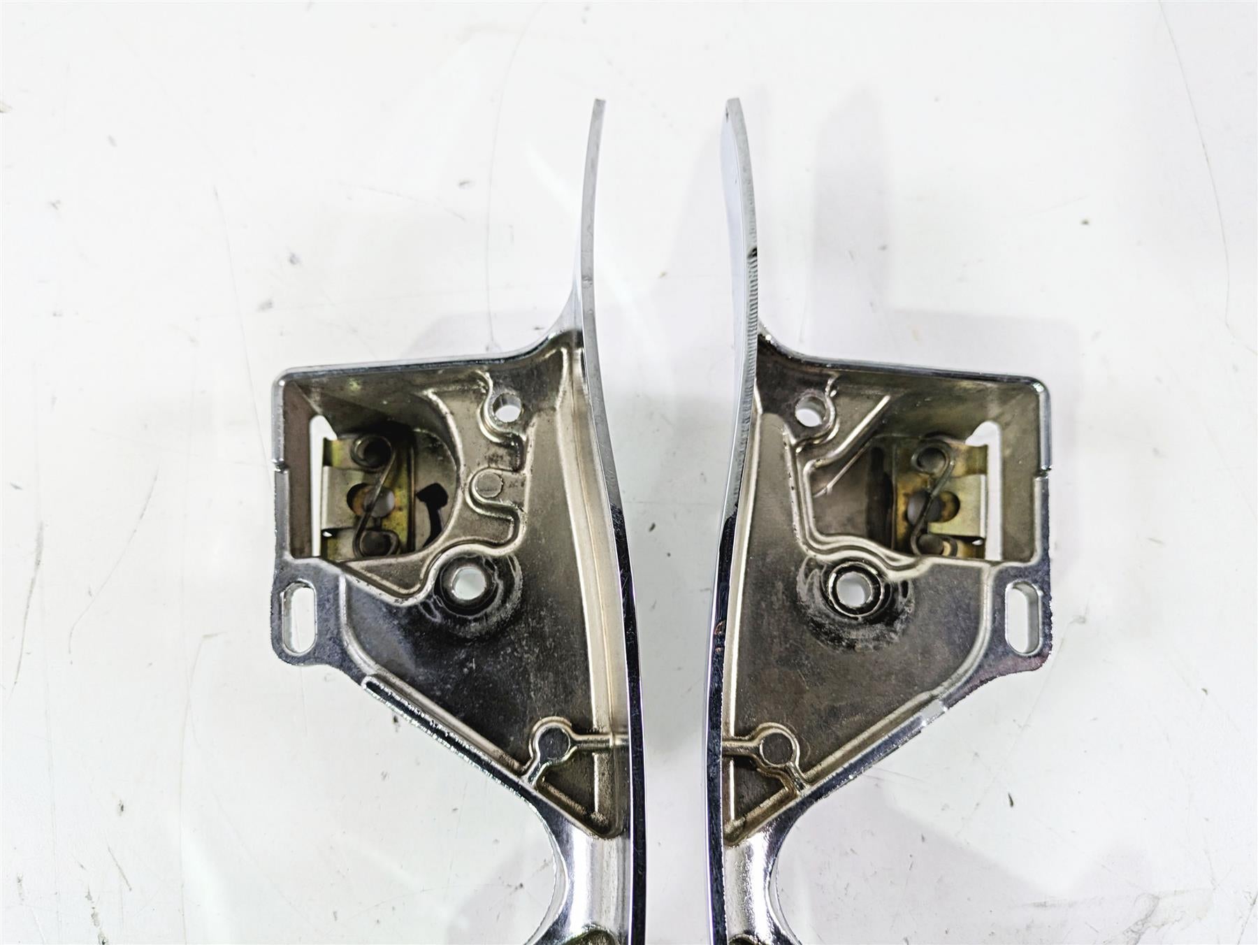 2015 Harley Touring FLHTKL E -Glide Low Rear Saddlebag Support Holders 90200499 {{ shop.shopifyCountryName }} - Mototech271
