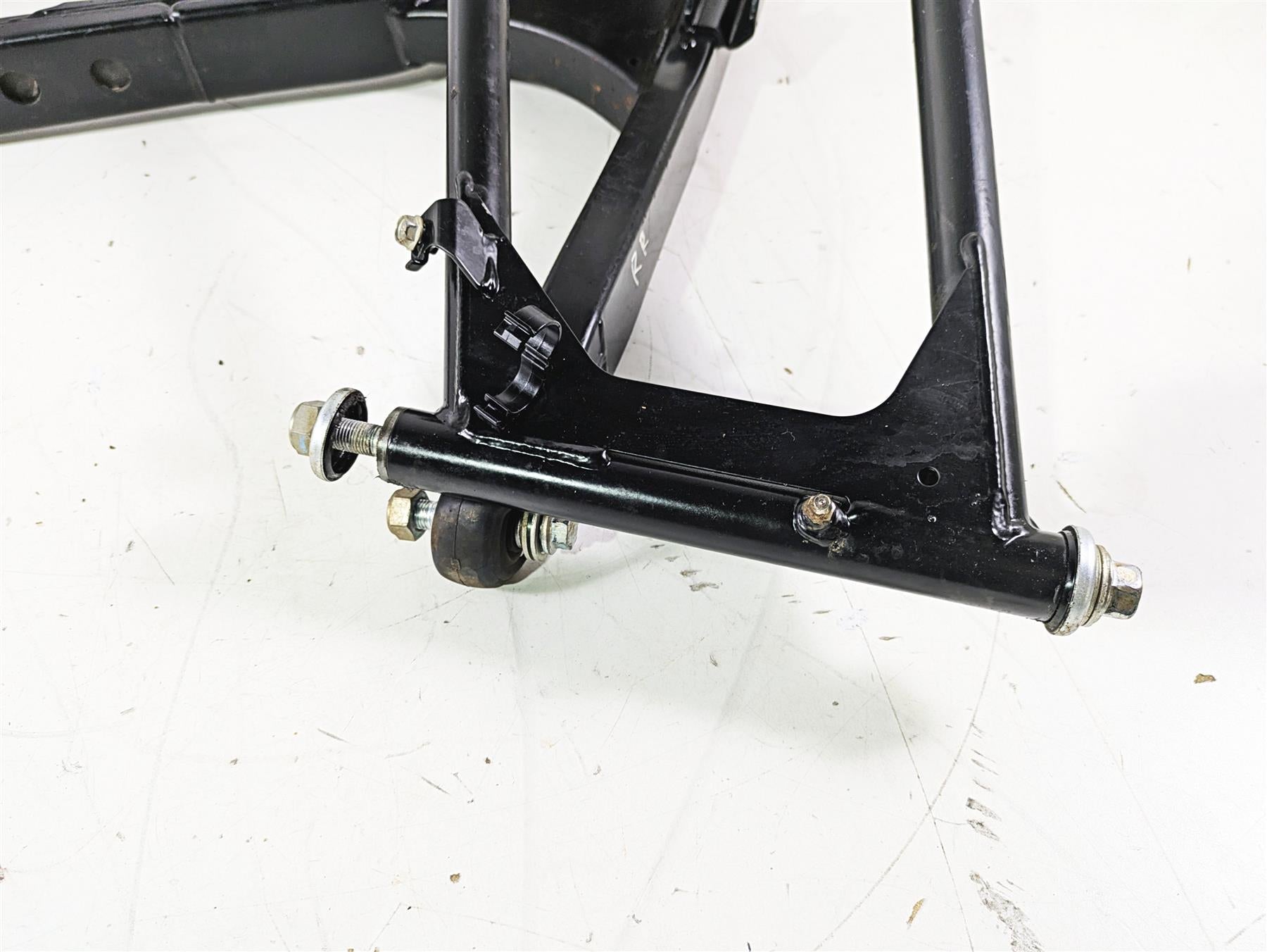 2022 Yamaha YXZ1000 R Right Rear Trailing Arm & Hub 2HC-F2107-50-00 2HC-F2107-51 {{ shop.shopifyCountryName }} - Mototech271