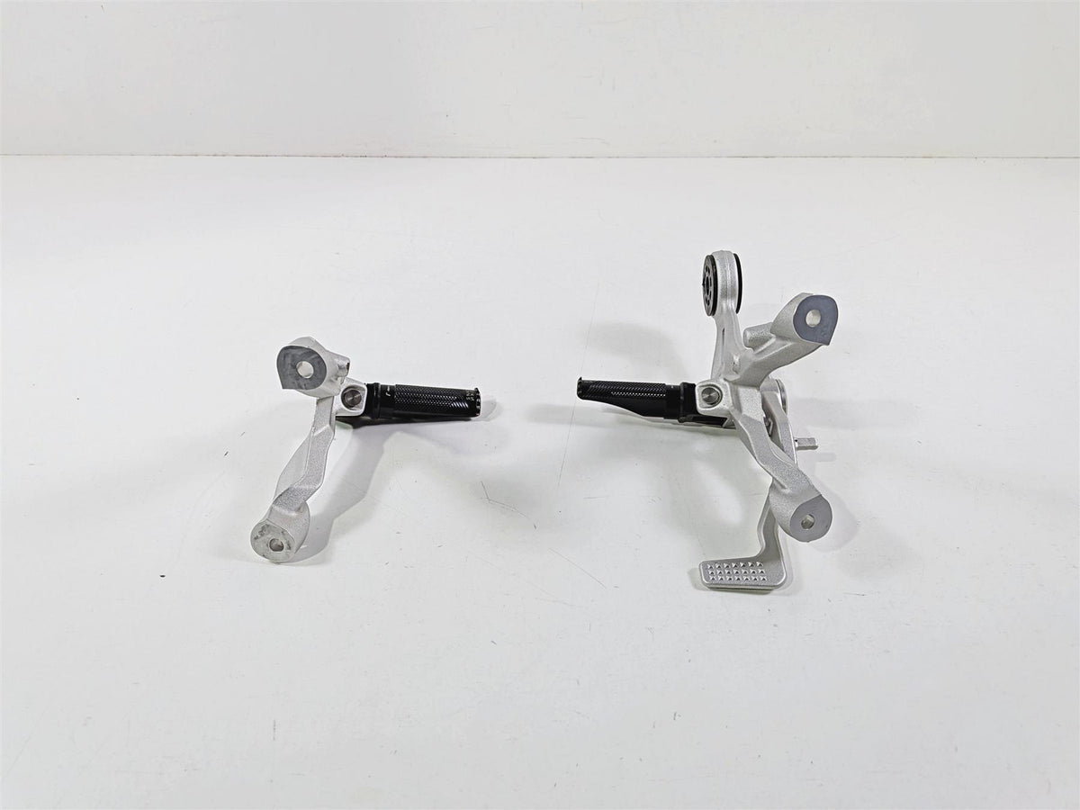 2022 BMW S1000RR K67 Left Right Rizoma Foot Peg Set & Mounts 46718568715-Mototech271