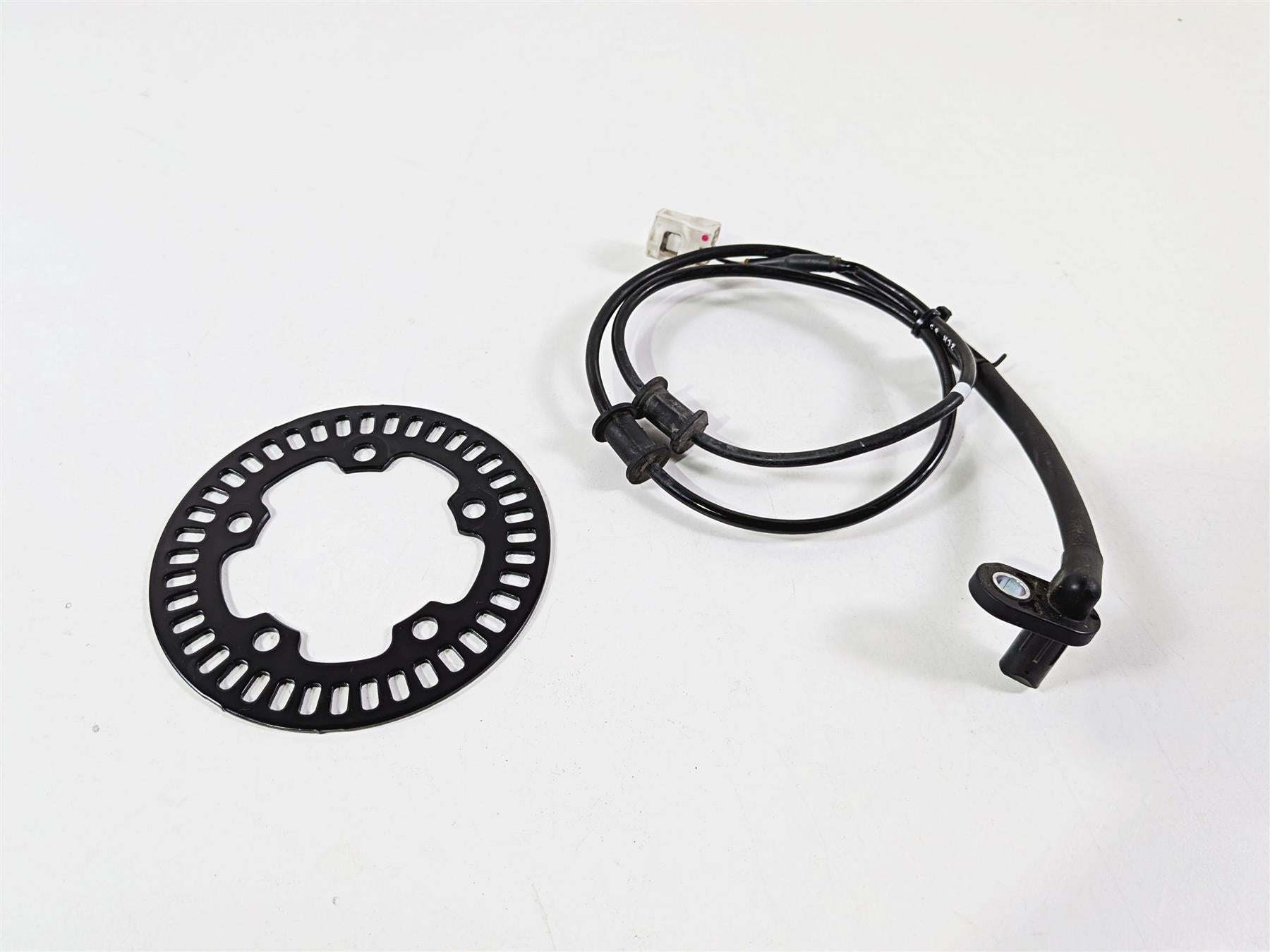 2024 Yamaha YZF R1 RN65 Front Abs Brake Wheel Speed Sensor 2CR-85970-01-00 {{ shop.shopifyCountryName }} - Mototech271