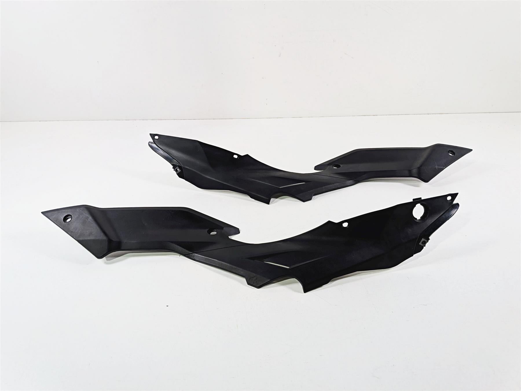 2011 Ducati Streetfighter 1098 S Under Seat Side Cover Set 48211562A 48211572A {{ shop.shopifyCountryName }} - Mototech271