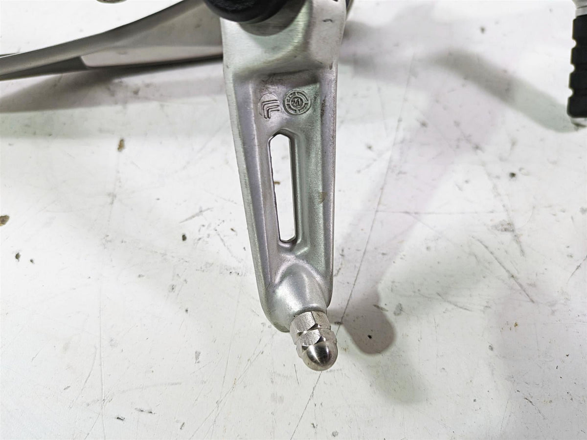 2023 Triumph Street Triple 765 RS Left Rider Footpeg & Shifter T2088021 T2089751 {{ shop.shopifyCountryName }} - Mototech271