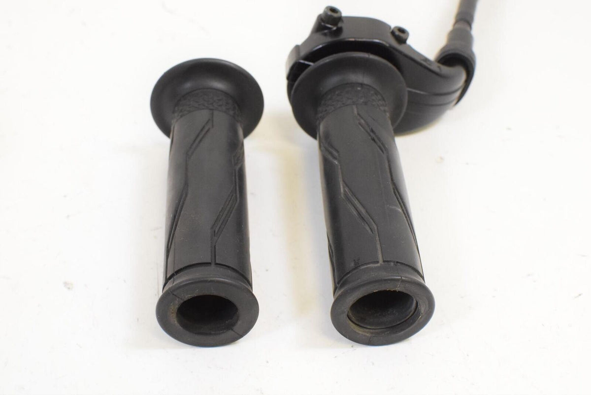 2007 Yamaha YZFR1 YZF R1 NICE Throttle Griip Handle Cables 4C8-26240-00-00 {{ shop.shopifyCountryName }} - Mototech271