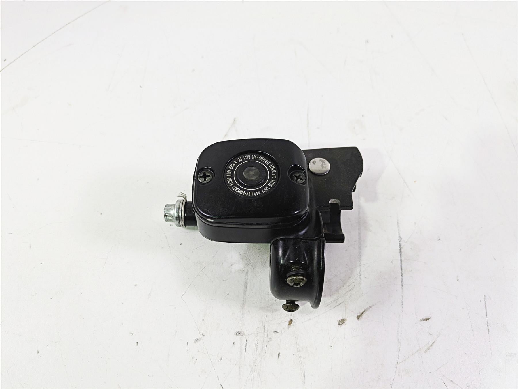 2002 Harley Dyna FXDL Low Rider Front Brake Master Cylinder 9/16" 45019-96F {{ shop.shopifyCountryName }} - Mototech271