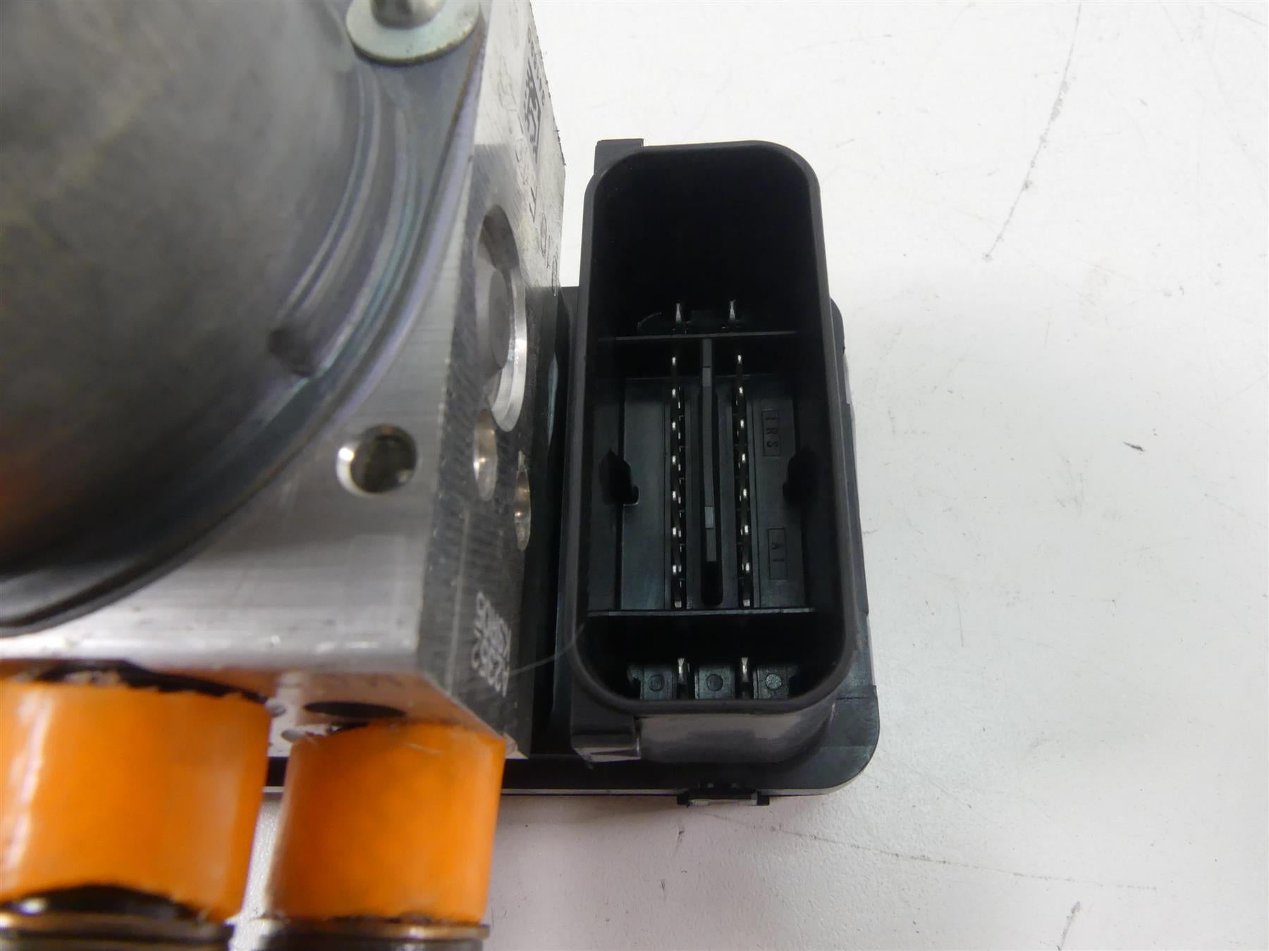 2018 Ducati Hypermotard 939 SP Abs Brake Pump Control Unit Module 54240402A {{ shop.shopifyCountryName }} - Mototech271