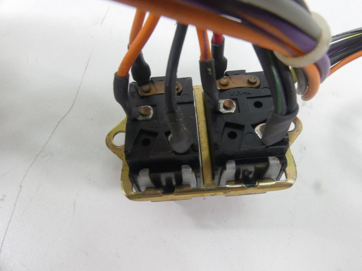 2006 Harley Touring FLHCU SE CVO Auxiliary Cruise Spot Speaker Switches 70271-9 {{ shop.shopifyCountryName }} - Mototech271
