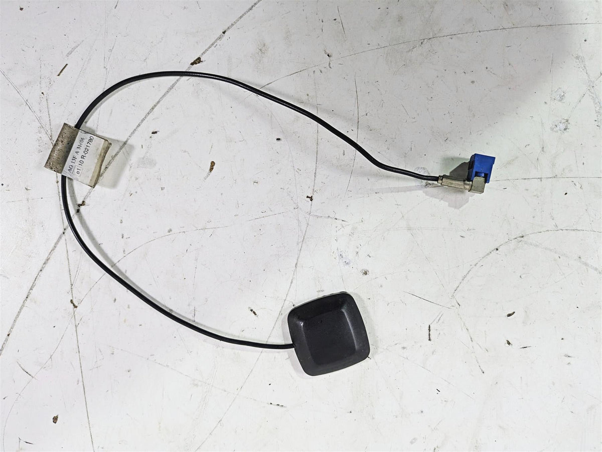 2007 Harley Touring FLHTCU SE CVO E-Glide Gps Antenna 76000222 {{ shop.shopifyCountryName }} - Mototech271