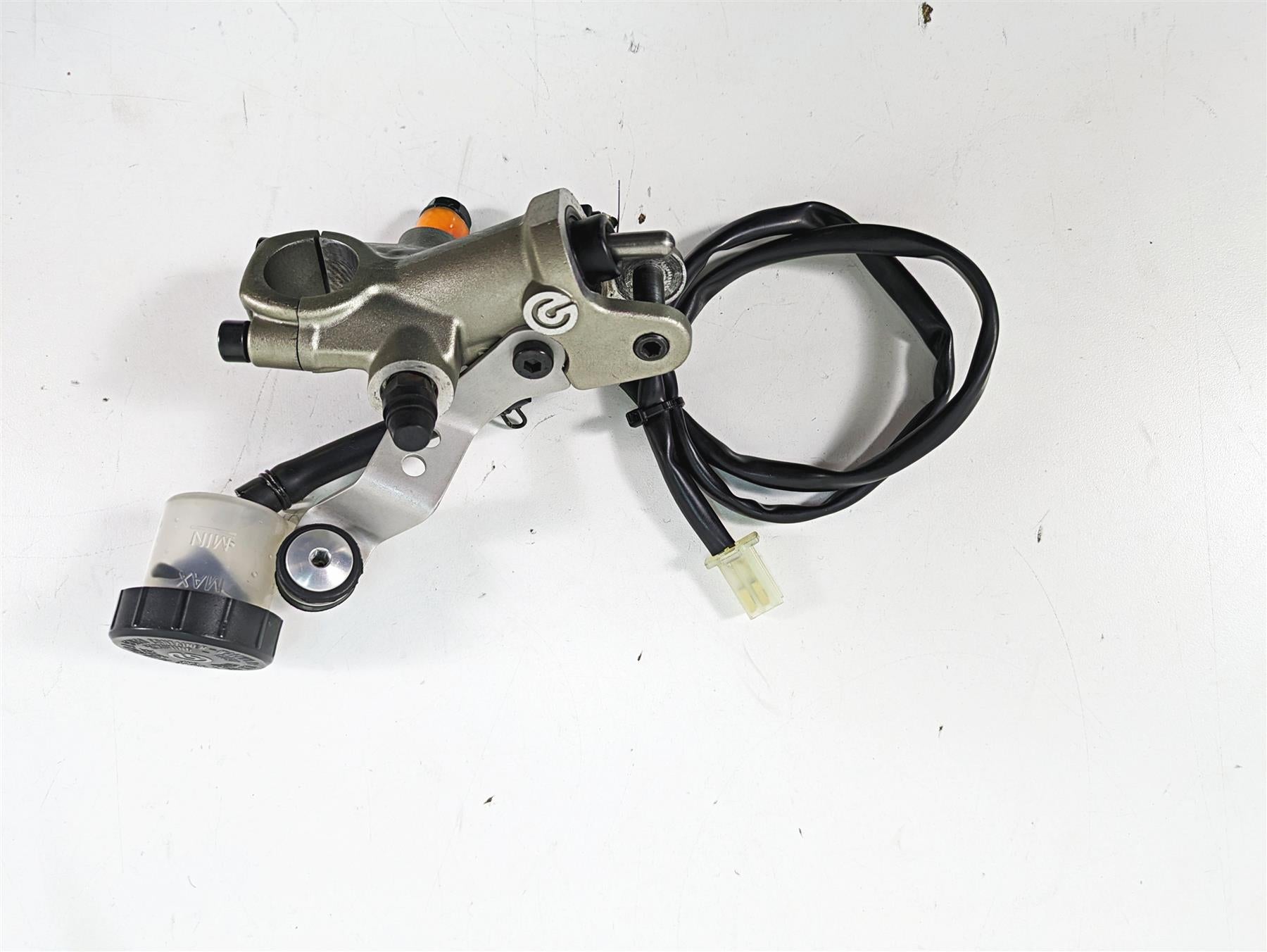 2011 Ducati Hypermotard 1100 Evo SP Brembo Clutch Radial Master Cylind 63040412A {{ shop.shopifyCountryName }} - Mototech271