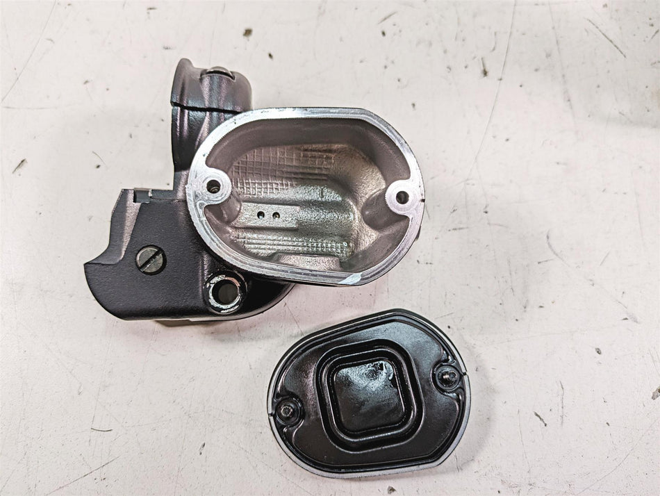 2017 Harley XL883 N Sportster Iron Front Brake Master Cylinder 1/2" 41700099 {{ shop.shopifyCountryName }} - Mototech271