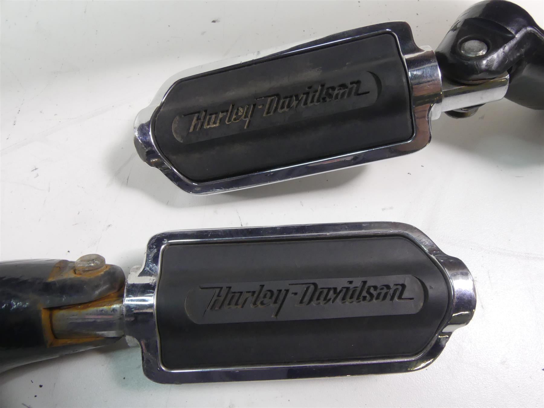 2014 Harley Sportster XL1200 C Rear Passenger Footpeg Set 49314-04 49315-04 {{ shop.shopifyCountryName }} - Mototech271