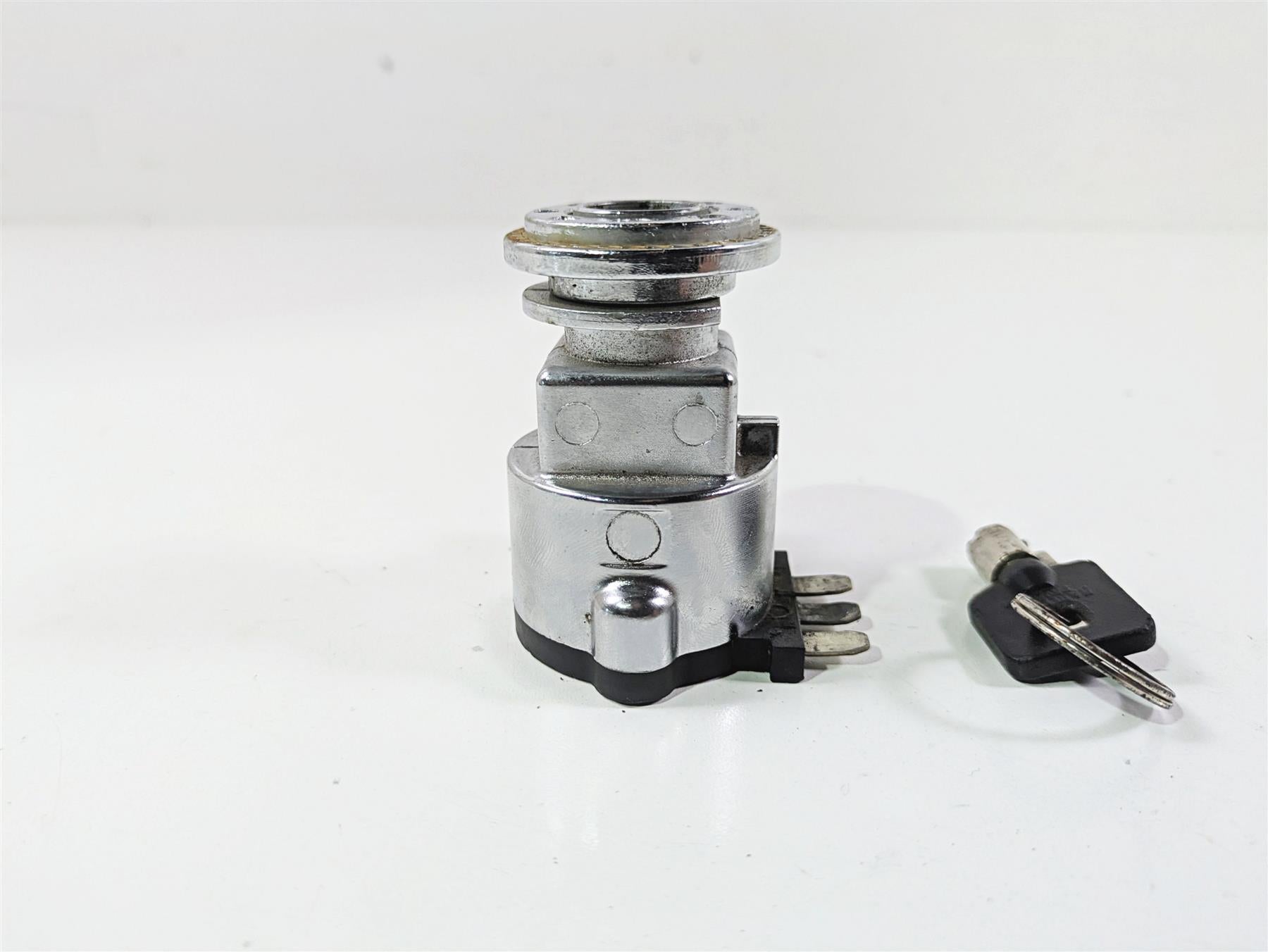 2010 Harley Dyna FXDB Street Bob Ignition Switch Fork Lock & Key Set 71559-06C {{ shop.shopifyCountryName }} - Mototech271