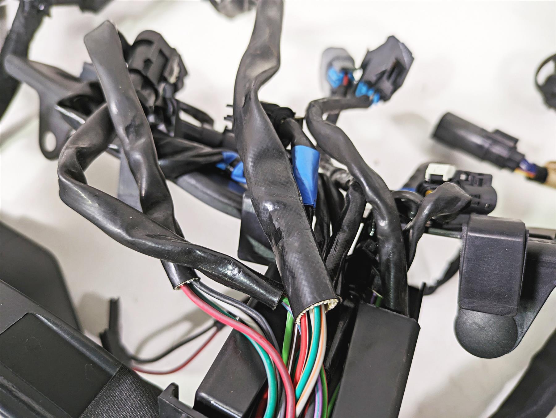2020 Harley Touring FLHT Electra Glide Wiring Harness Loom - Nice 69201988 {{ shop.shopifyCountryName }} - Mototech271