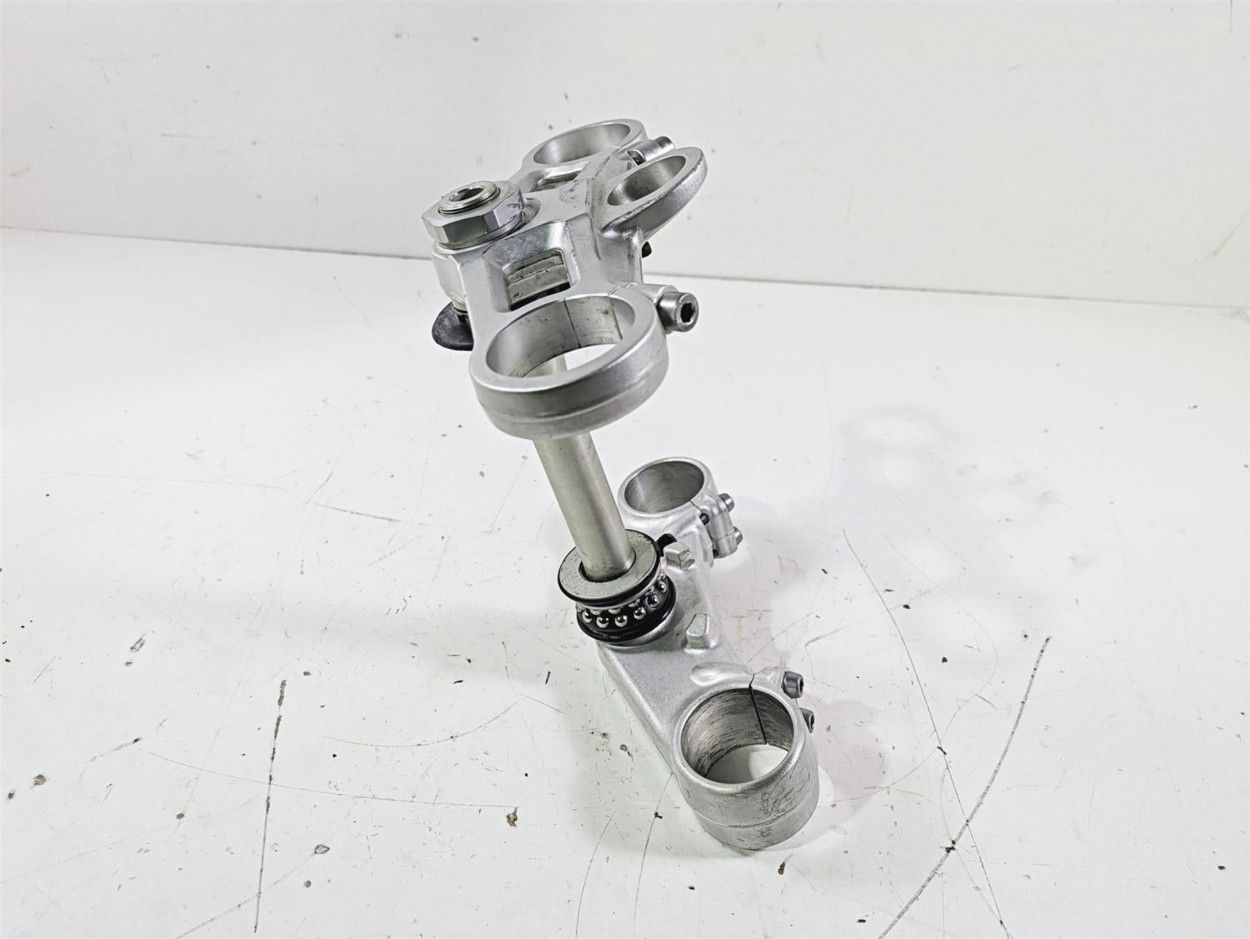 2012 Triumph Daytona 675 Upper Lower Triple Tree Set T2044130 T2049170 {{ shop.shopifyCountryName }} - Mototech271