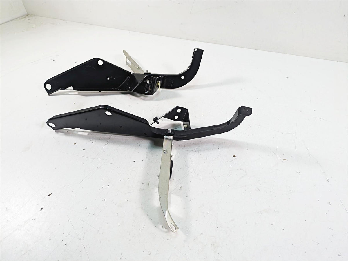 2013 Harley Touring FLHX Street Glide Front Fairing Mounting Hardware 58478-96B {{ shop.shopifyCountryName }} - Mototech271