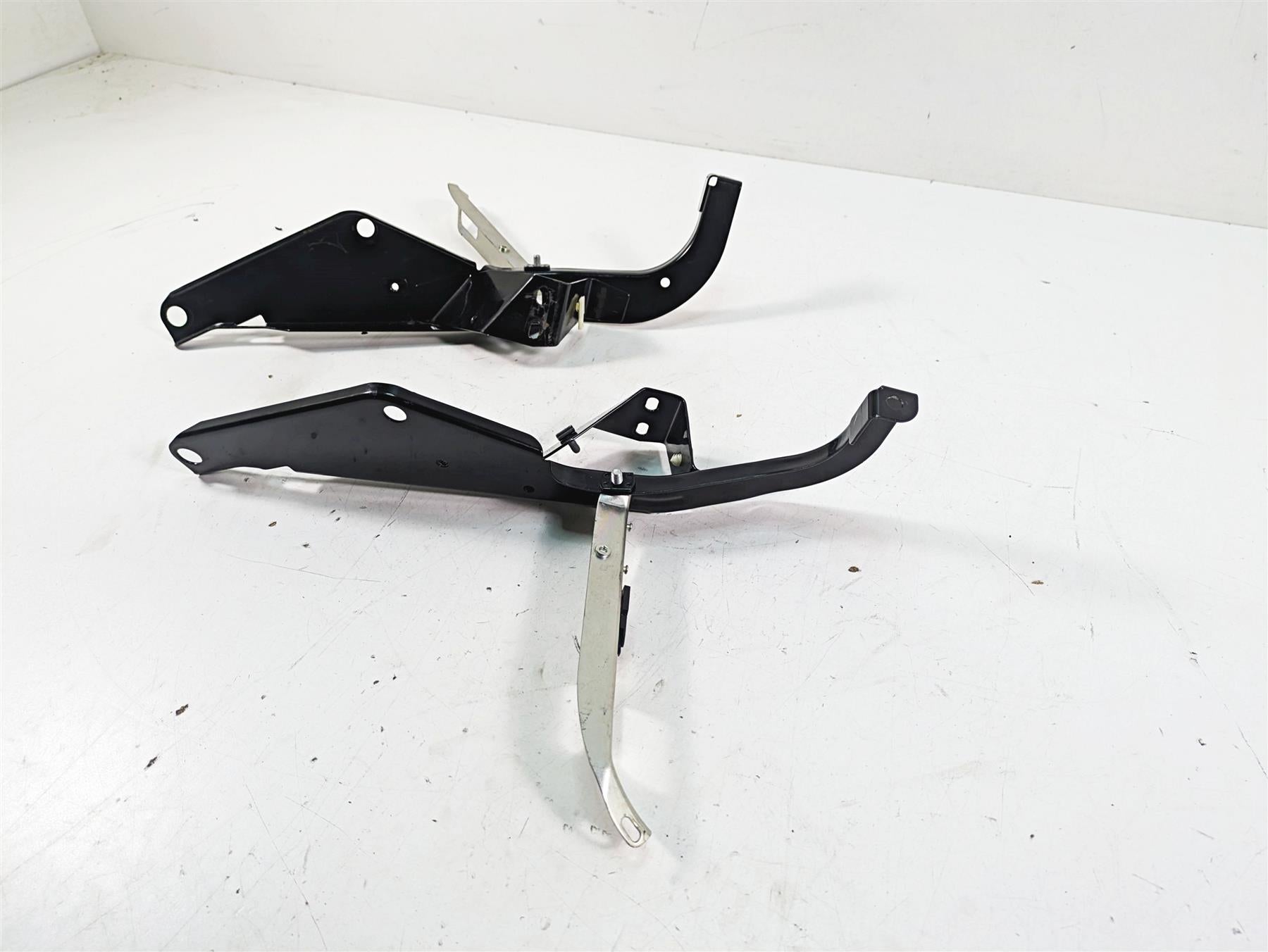 2013 Harley Touring FLHX Street Glide Front Fairing Mounting Hardware 58478-96B {{ shop.shopifyCountryName }} - Mototech271
