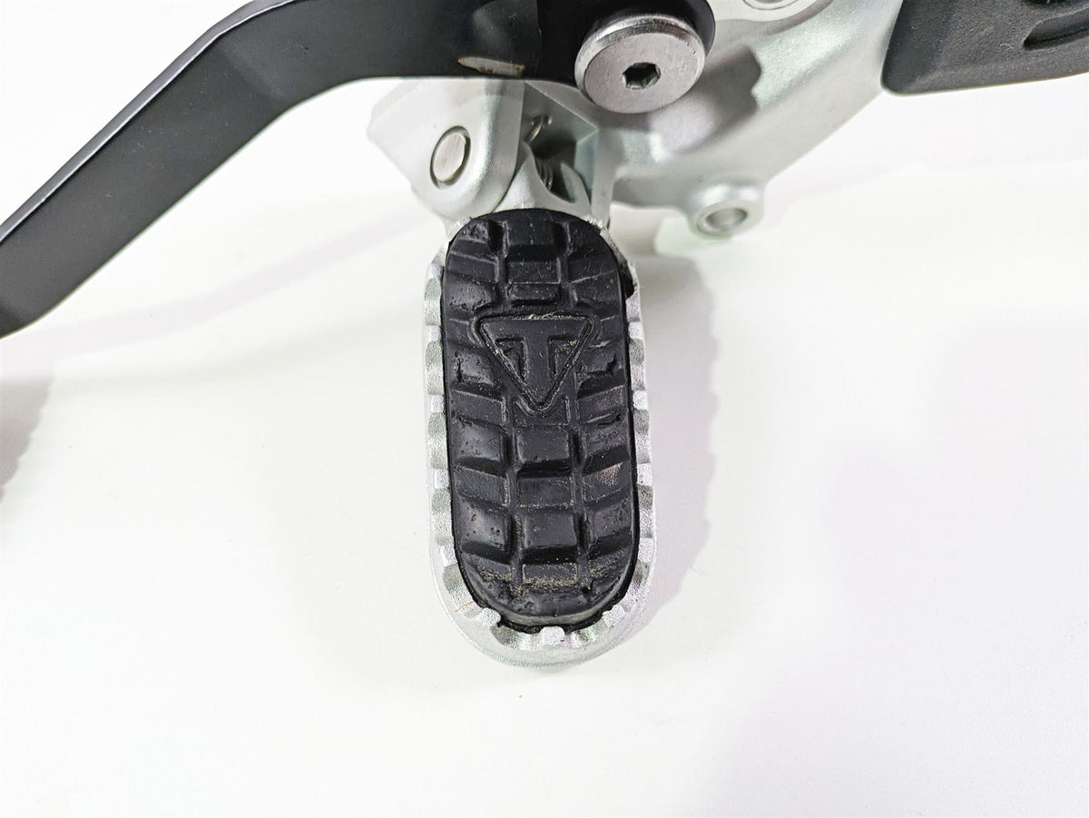 2024 Triumph Tiger 900 GT Left Front Footpeg & Shift Lever T2082204 T2082485 {{ shop.shopifyCountryName }} - Mototech271