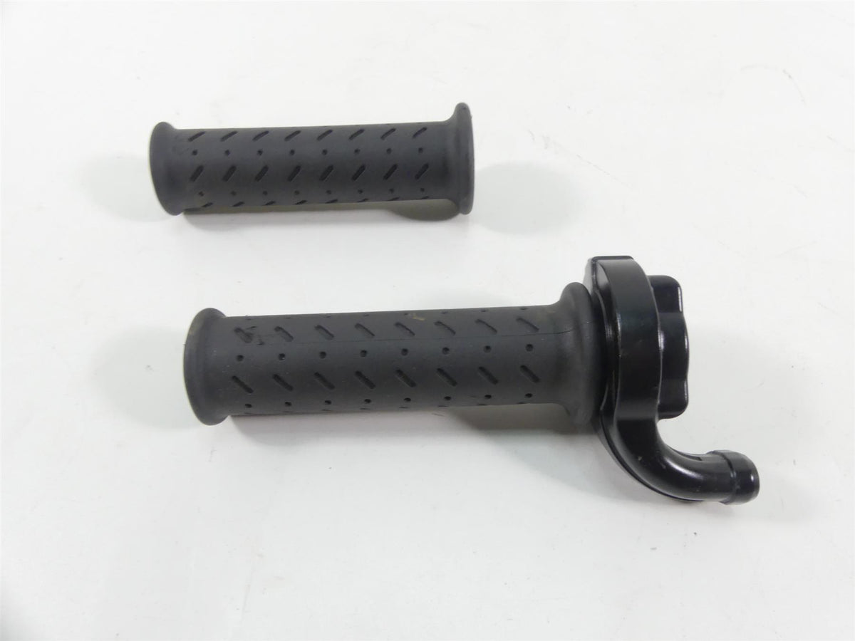 2015 Triumph 1050 Speed Triple R Throttle Hand Grip Set T2040252 {{ shop.shopifyCountryName }} - Mototech271