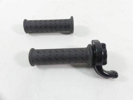 2015 Triumph 1050 Speed Triple R Throttle Hand Grip Set T2040252 {{ shop.shopifyCountryName }} - Mototech271