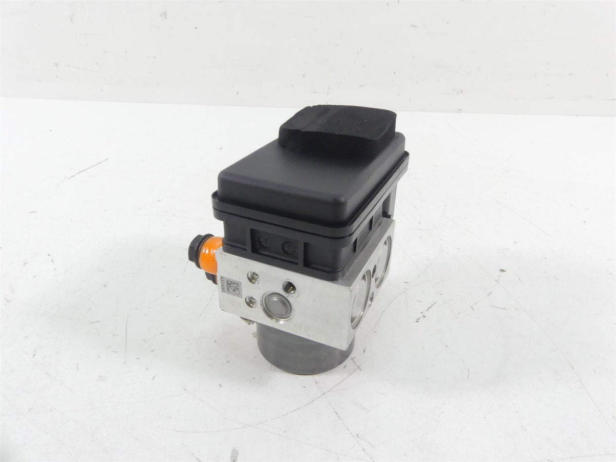 2017 Ducati Monster 1200 S Abs Brake Pump Pressure Module Unit 54240631B {{ shop.shopifyCountryName }} - Mototech271