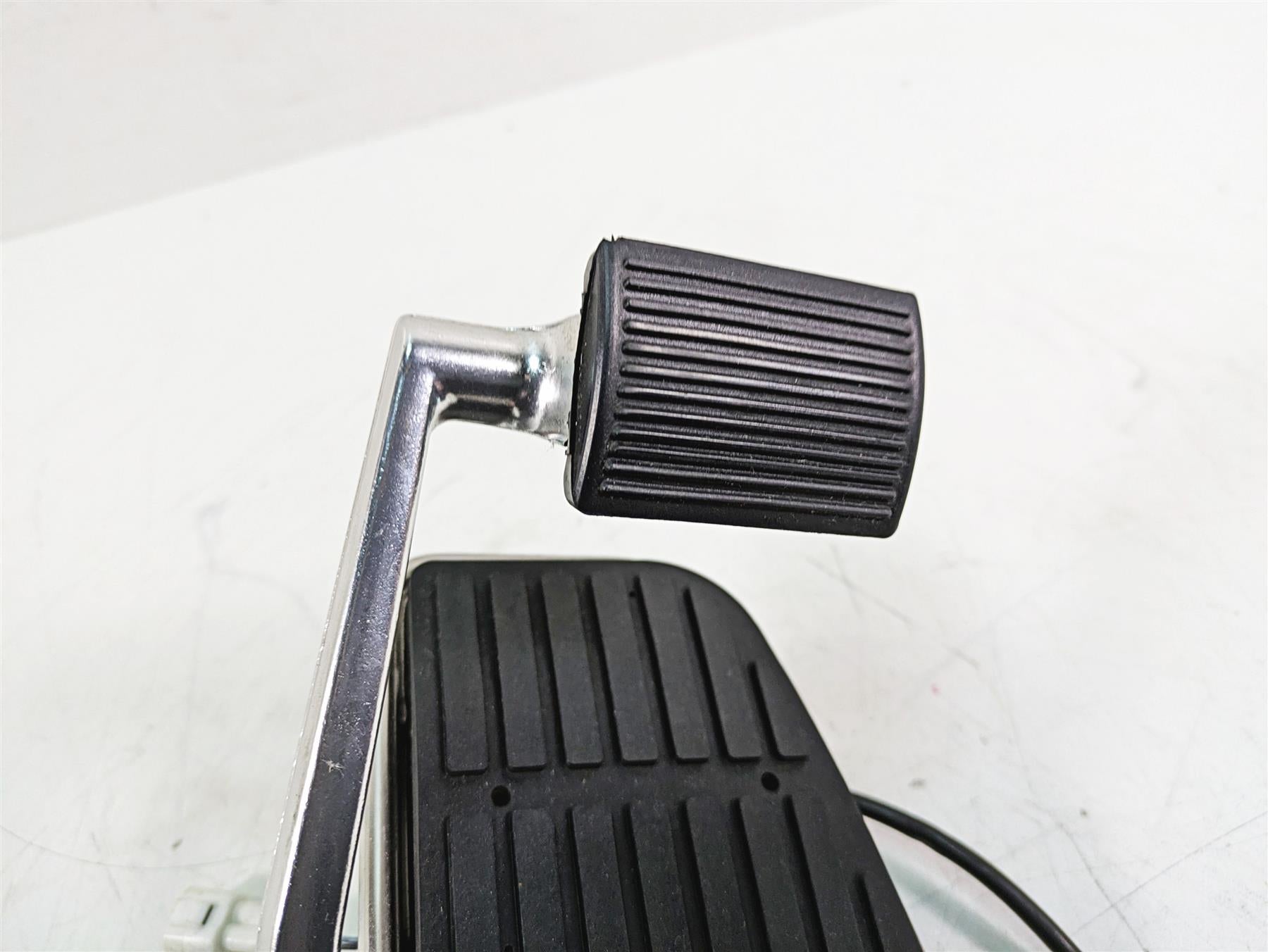 2014 Moto Guzzi California 1400 T Right Front Floorboard & Brake Pedal 887302 {{ shop.shopifyCountryName }} - Mototech271