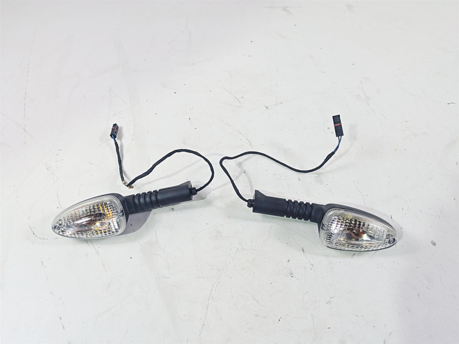 2010 BMW R1200GS K25 Front Blinker Turn Signal Set 63137667771 {{ shop.shopifyCountryName }} - Mototech271