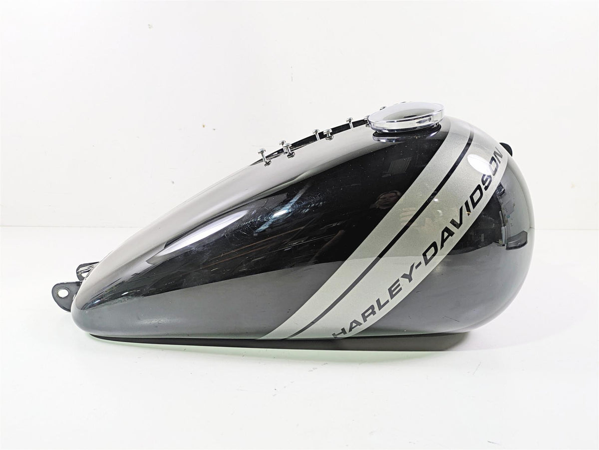 2014 Harley FXDF Dyna Fat Bob Fuel Gas Petrol Tank - No Dents 61586-04B {{ shop.shopifyCountryName }} - Mototech271