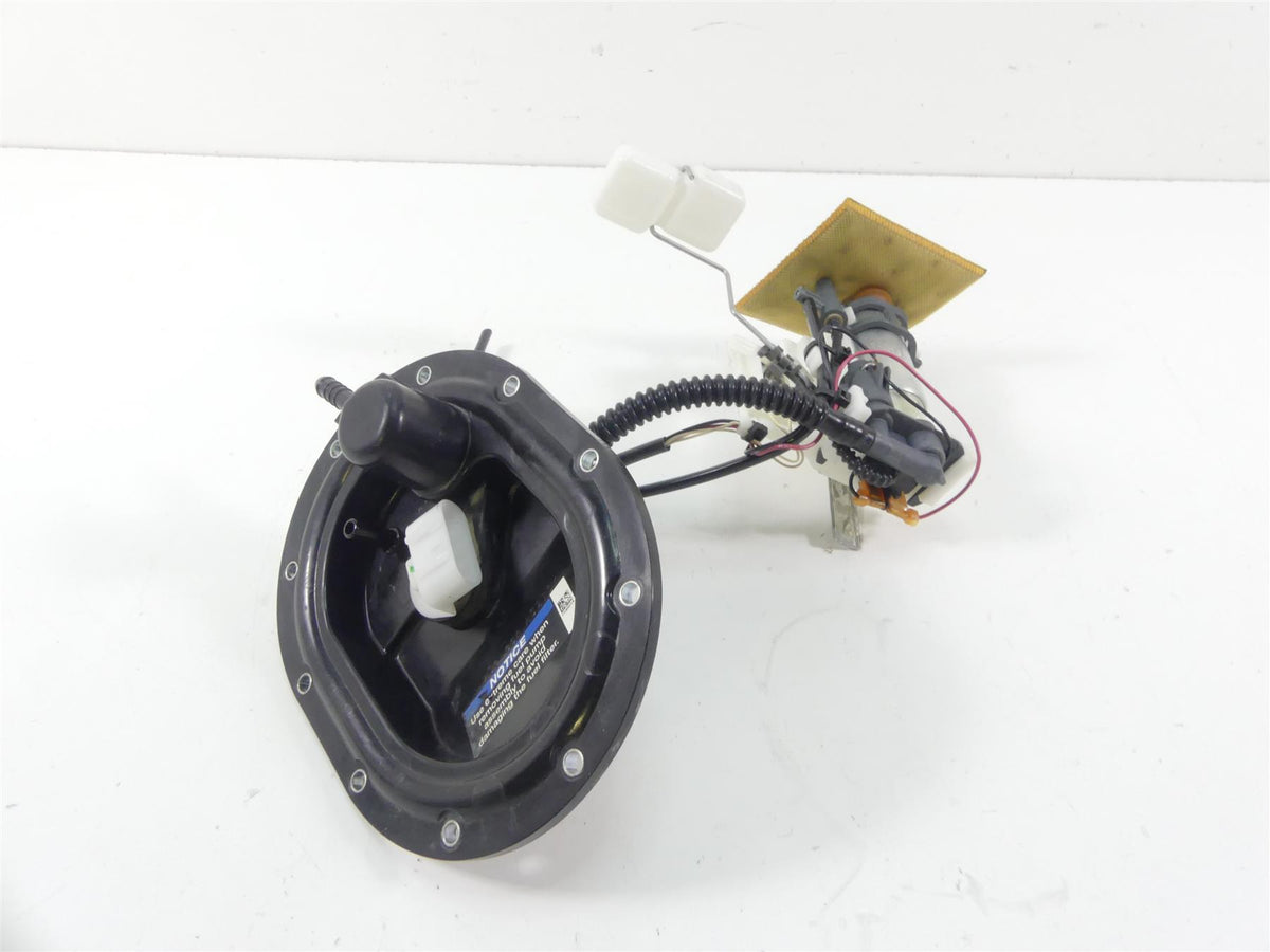 2016 Indian Chief Dark Horse Fuel Gas Petrol Pump + Level Sender -Tested 2521787 {{ shop.shopifyCountryName }} - Mototech271