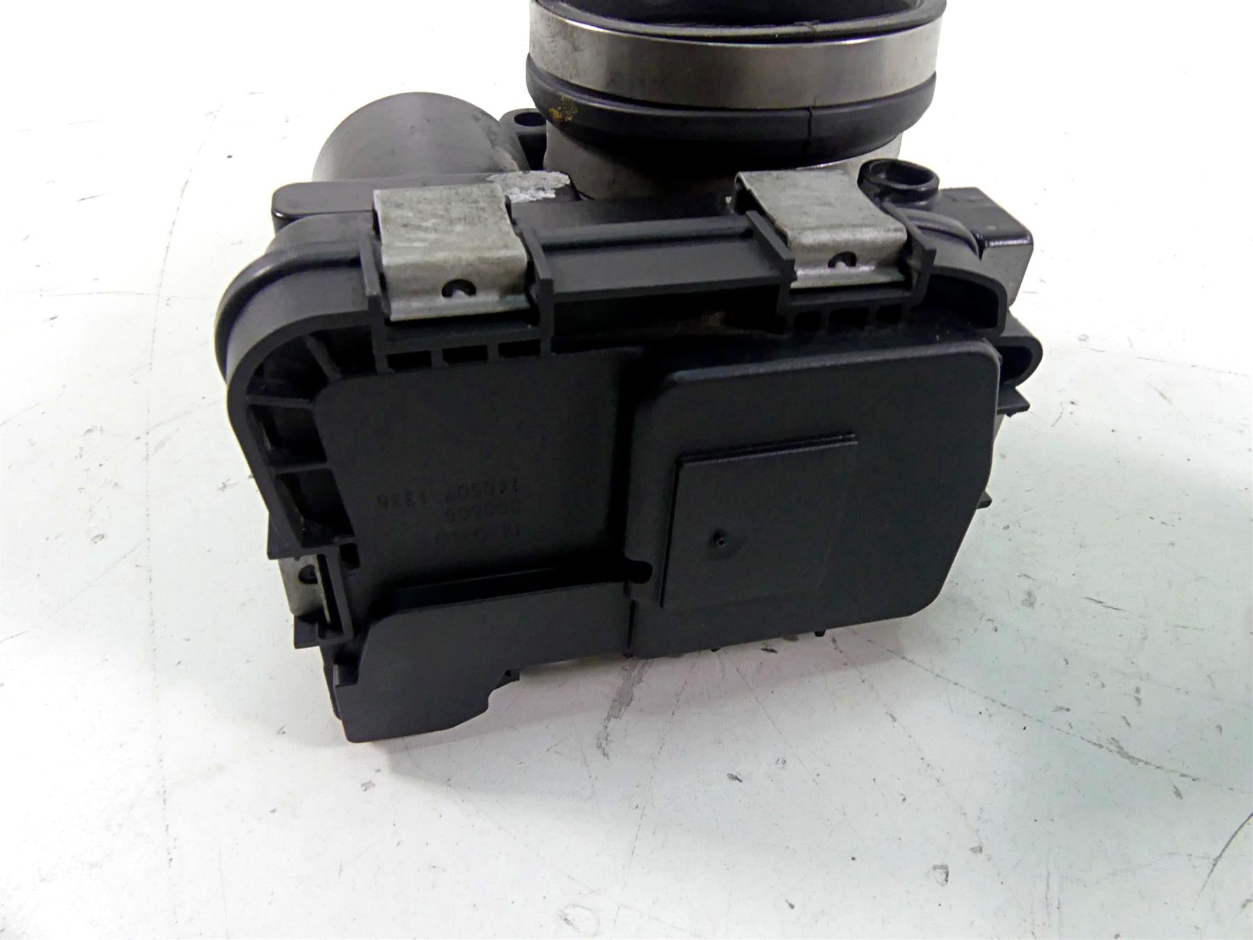 2015 BMW R1200GS GSW K50 Throttle Body Bodies Set 13548564959 {{ shop.shopifyCountryName }} - Mototech271