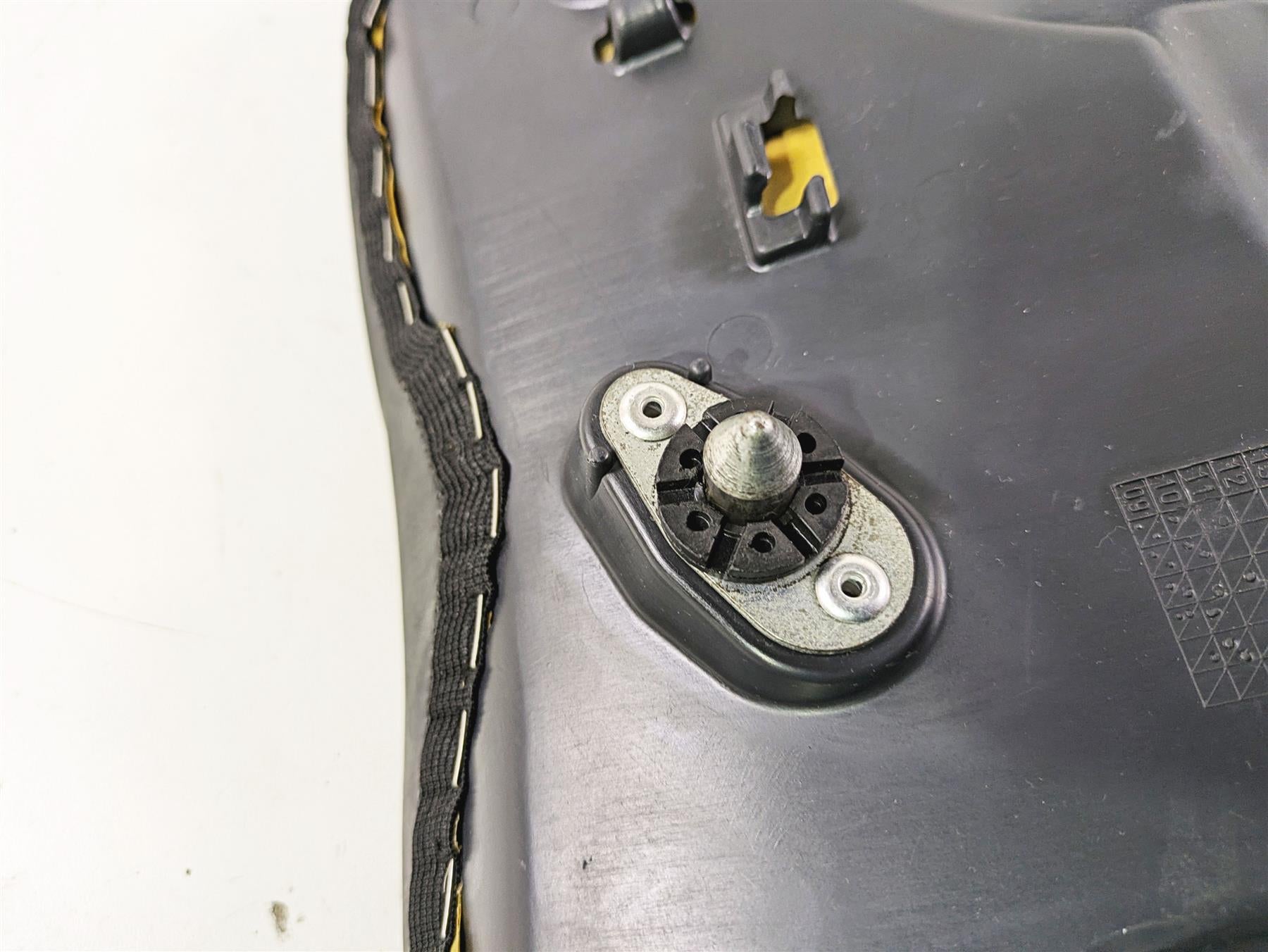 2012 Triumph Daytona 675 Front Driver Rider Seat Saddle - Read T2306512 {{ shop.shopifyCountryName }} - Mototech271