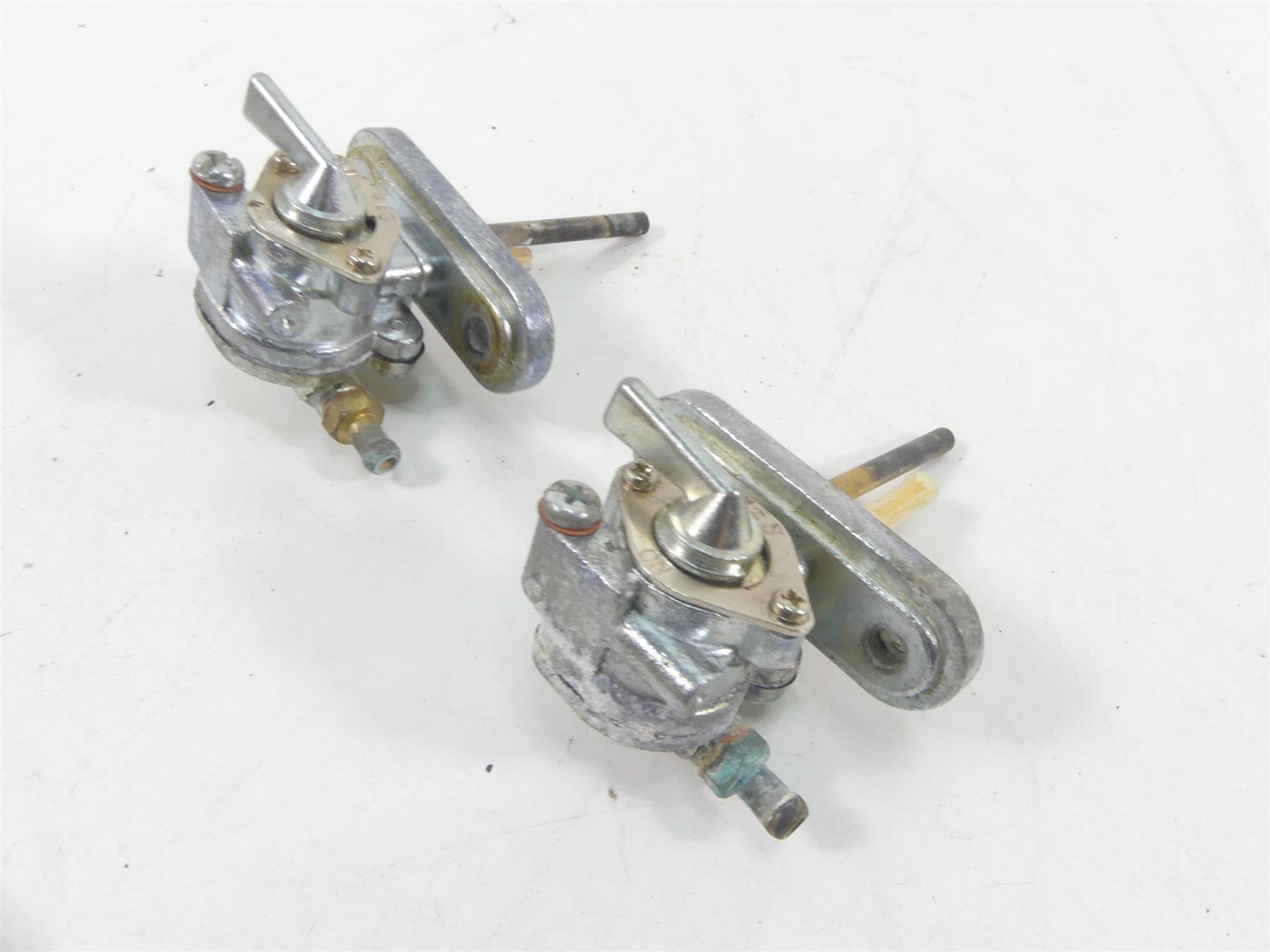 1978 Yamaha XS650 SE Special Aftermarket Fuel Gas Petcock Valve Set {{ shop.shopifyCountryName }} - Mototech271