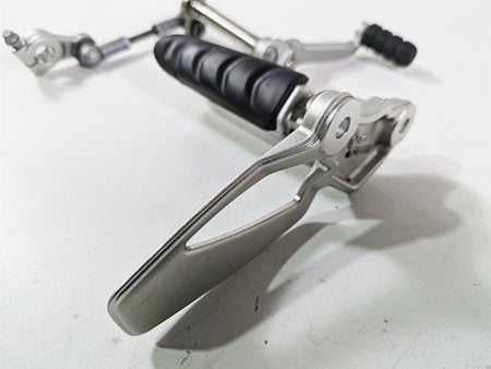 2012 BMW R1200R K27 Left Rider Footpeg & Shifter Set 46717700913 23417671065 {{ shop.shopifyCountryName }} - Mototech271