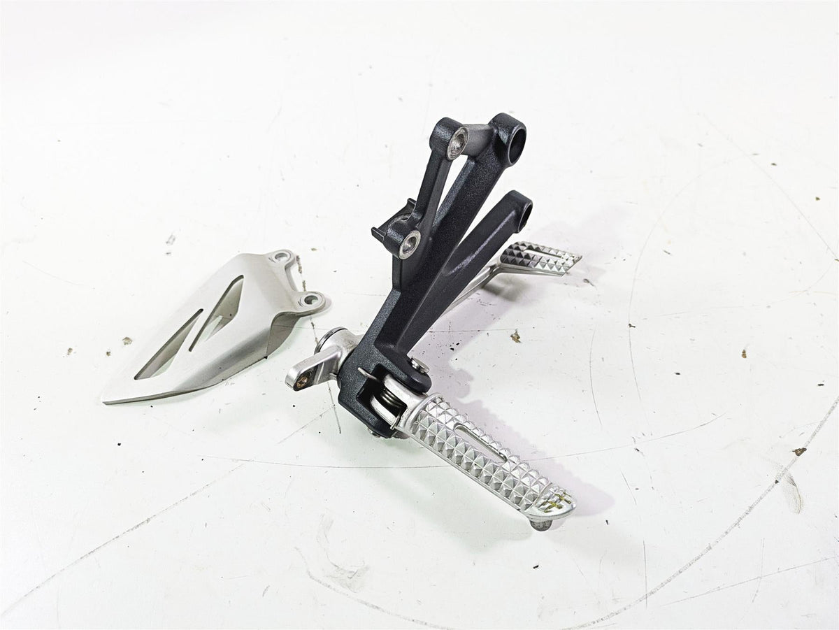 2012 Triumph Daytona 675 Right Rider Footpeg & Brake Pedal Set T2082056 T2082056 {{ shop.shopifyCountryName }} - Mototech271
