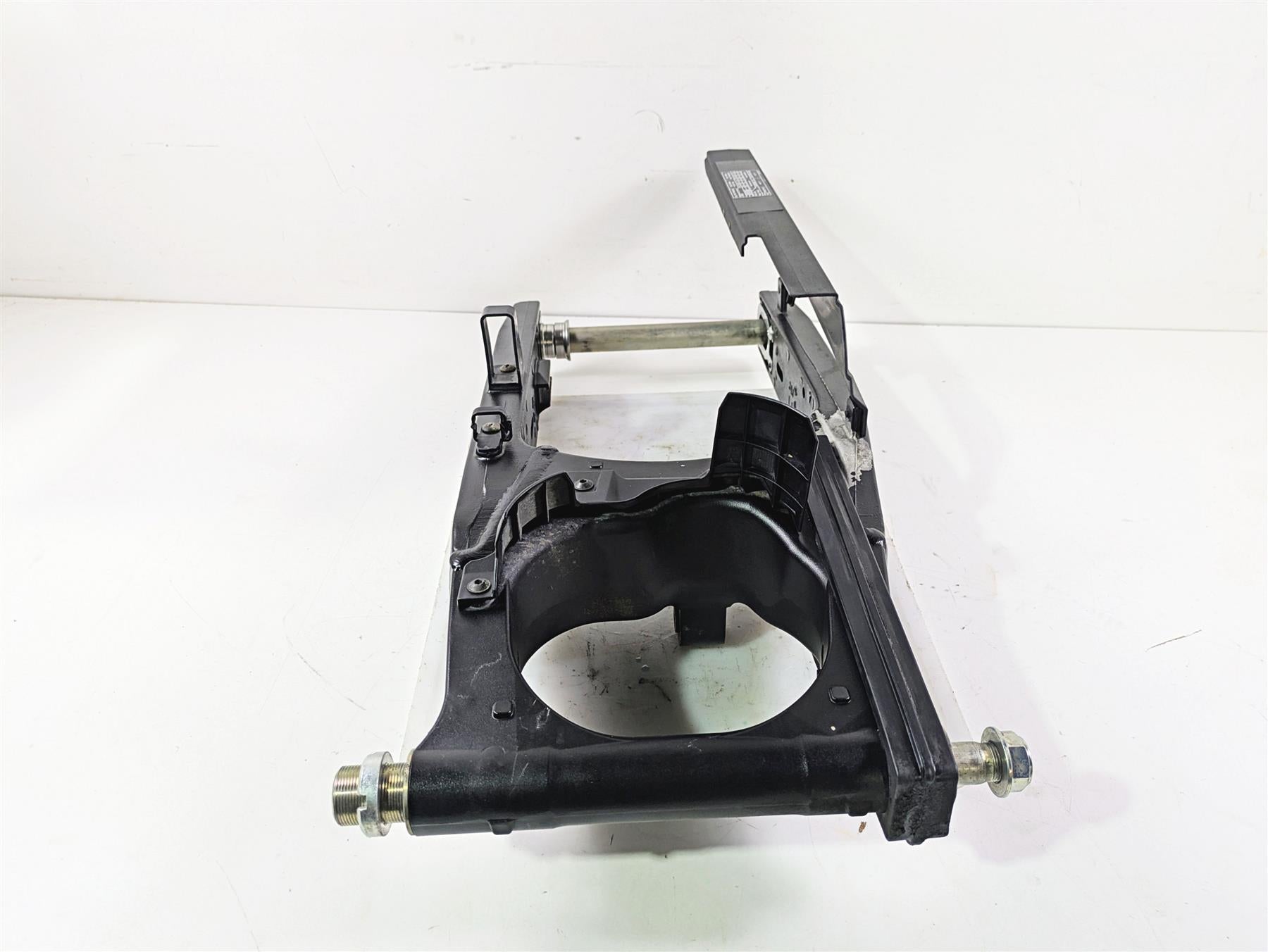 2020 Suzuki V-Strom 1050 XT Rear Swingarm & Axle Set 61000-31J20-YAP {{ shop.shopifyCountryName }} - Mototech271