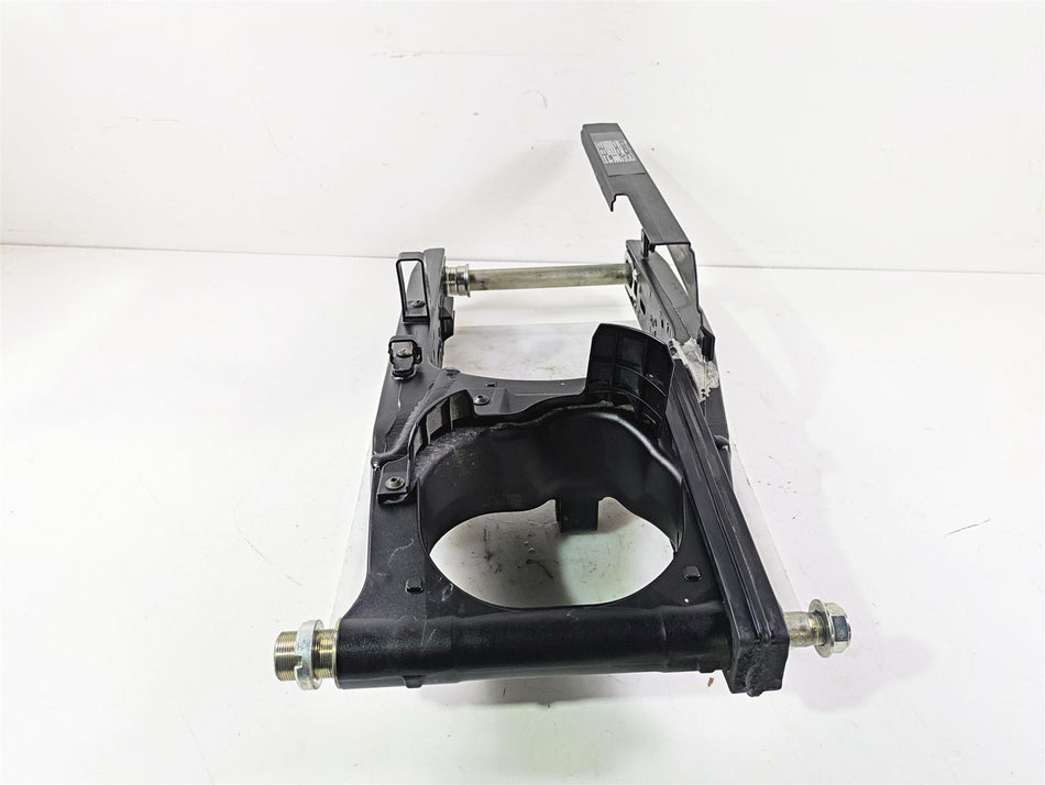 2020 Suzuki V-Strom 1050 XT Rear Swingarm & Axle Set 61000-31J20-YAP {{ shop.shopifyCountryName }} - Mototech271