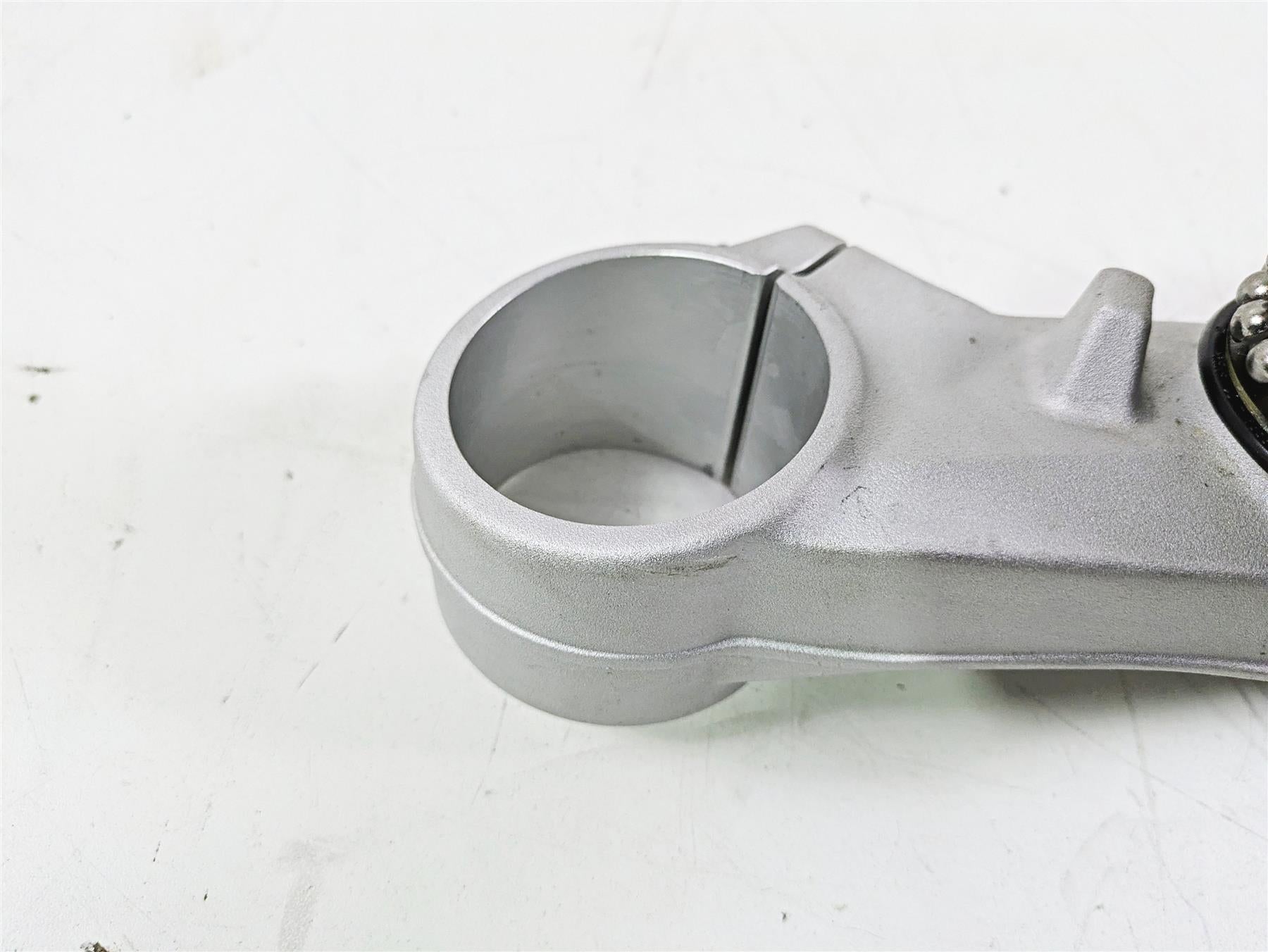 2016 BMW R1200RS K54 Lower Triple Tree Steering Clamp 8549422 31428549594 {{ shop.shopifyCountryName }} - Mototech271