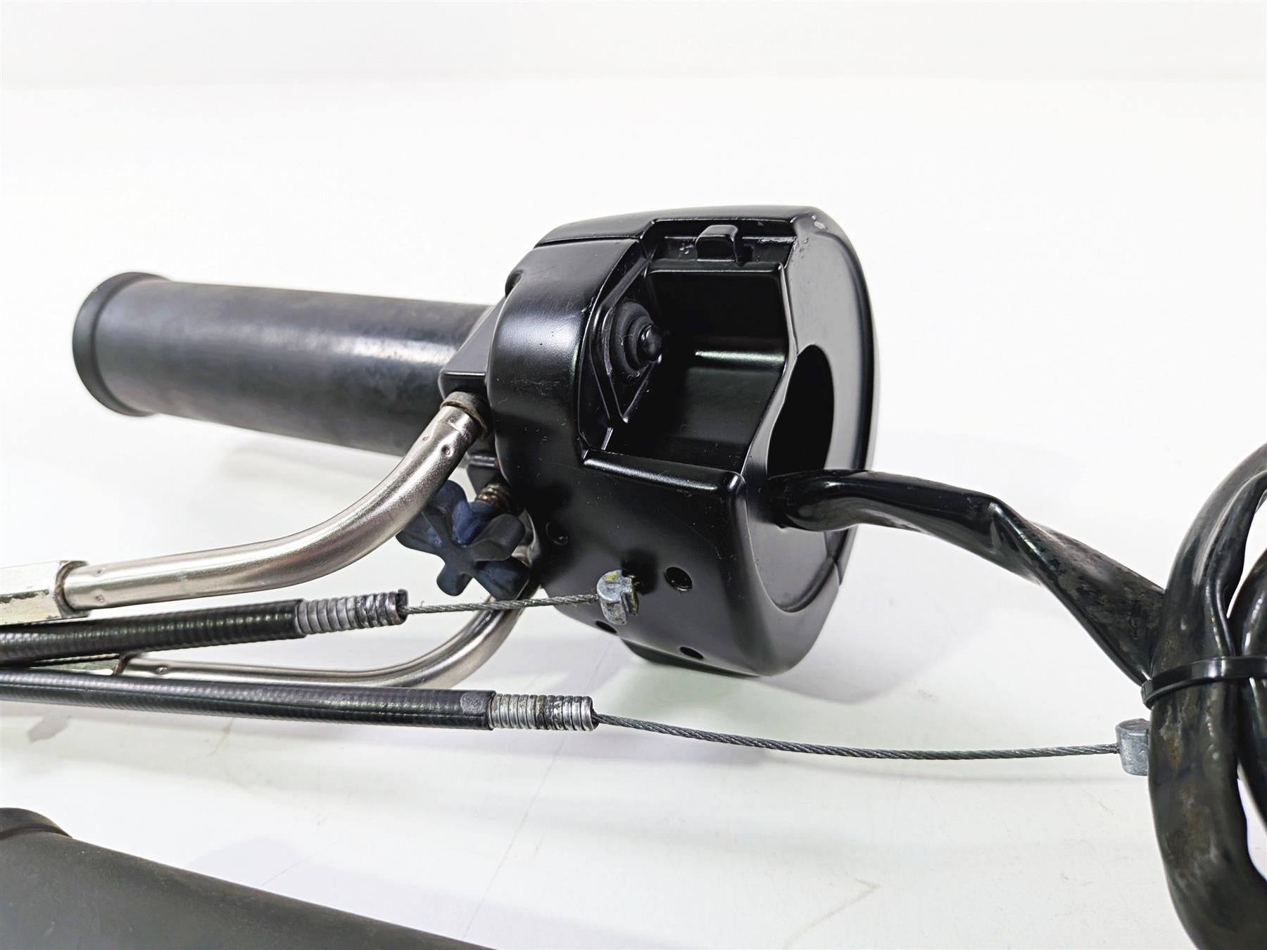 2013 Harley VRSCDX Night Rod Special Right Hand Start Throttle Control Switch 71684-06A-Mototech271
